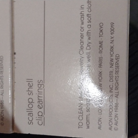 Vintage  clip on 1986 Scalloped Shell by Avon - Picture 3 of 8